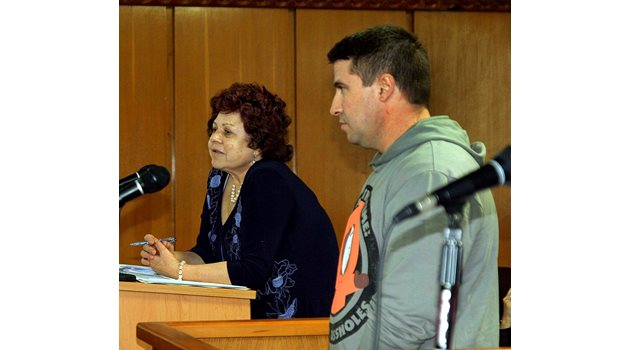 Бившата съдийка Евдокия Кемалова е вече в ролята на адвокат и успя да извади от ареста Петър Хубенов.
