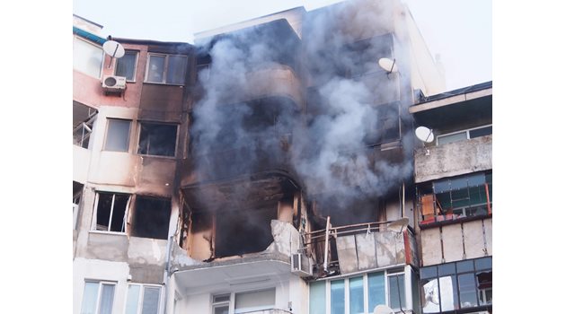 Блокът, в който бе взривен апартамент СНИМКИ: Авторката