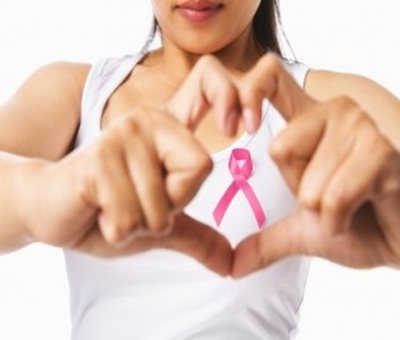 Розовата лента е силвол на борбата срещу рака на гърдата