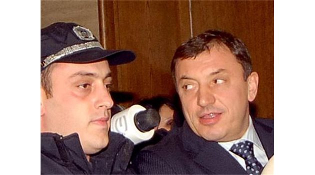 МИШЕНА: Ники Марков смята, че сагата със СРС-тата може да подпише смъртната присъда на Алексей Петров (вдясно).