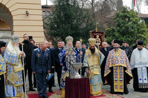 Церемонията протече вълнуващо и тържесствено.