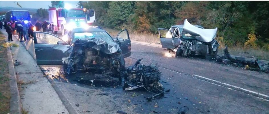 Катастрофа между два леки автомобила по пътя за Малко Търново