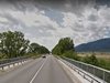 Движението по пътя Севлиево - Велико Търново е ограничено заради катастрофирал автомобил