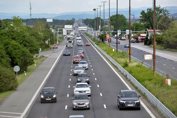 Само в Германия и ОАЕ максималната скорост на магистрала е по-висока, отколкото в България.