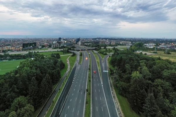 Част от реновирания  булевард “България” в столицата, чиято реконструкция бе извършена от “Трейс БГ”.