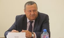 Хасан Адемов не спира да  помага на младите си колеги