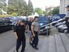 Затворник в отпуск качил бежанци на автостоп, съдът го остави в ареста