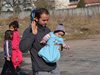 Опасност от още бежанци заради битката за Алепо