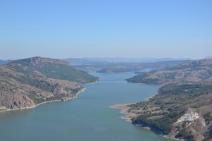 Мъж се удави в язовир, водолази откриха трупа ден по-късно