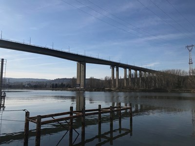 Млад мъж се хвърли от Аспаруховия мост във Варна