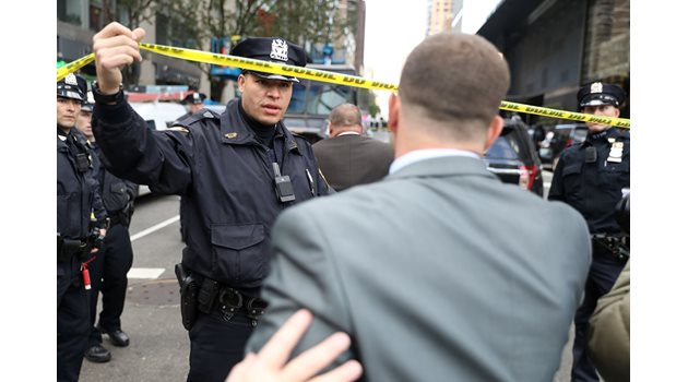 Полиция отцепи центъра на Ню Йорк заради бомбената заплаха срещу Си Ен Ен.