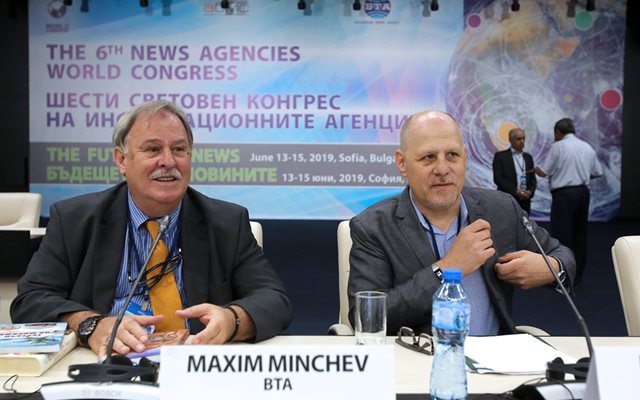 Ерик Уайнър (вдясно) заедно с генералния директор на БТА Максим Минчев.   СНИМКА: БТА