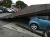Покрив се срути върху 6 коли в Стария Несебър, като по чудо няма ранени (Снимки)