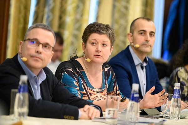 Изпълнителният директор на “Лидл България” Милена Драгийска, финансовият директор Любомир Хърсев (вляво) и търговският Драгомир Илиев обясниха, че проблемът с високите цени на храните не е в търговските вериги.
