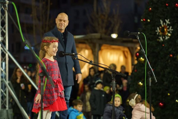 Костадин Димитров и 6-годишната Катрин.