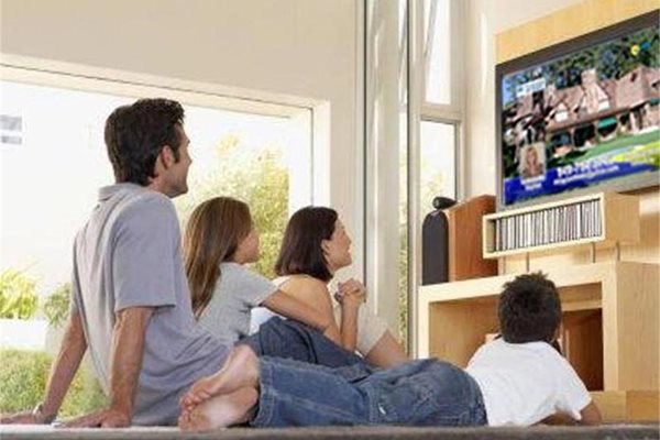С програмите в HD формат вече цялото семейство може да се чувства като на кино, дори и да е в хола вкъщи.
СНИМКИ: РОЙТЕРС И АРХИВ

