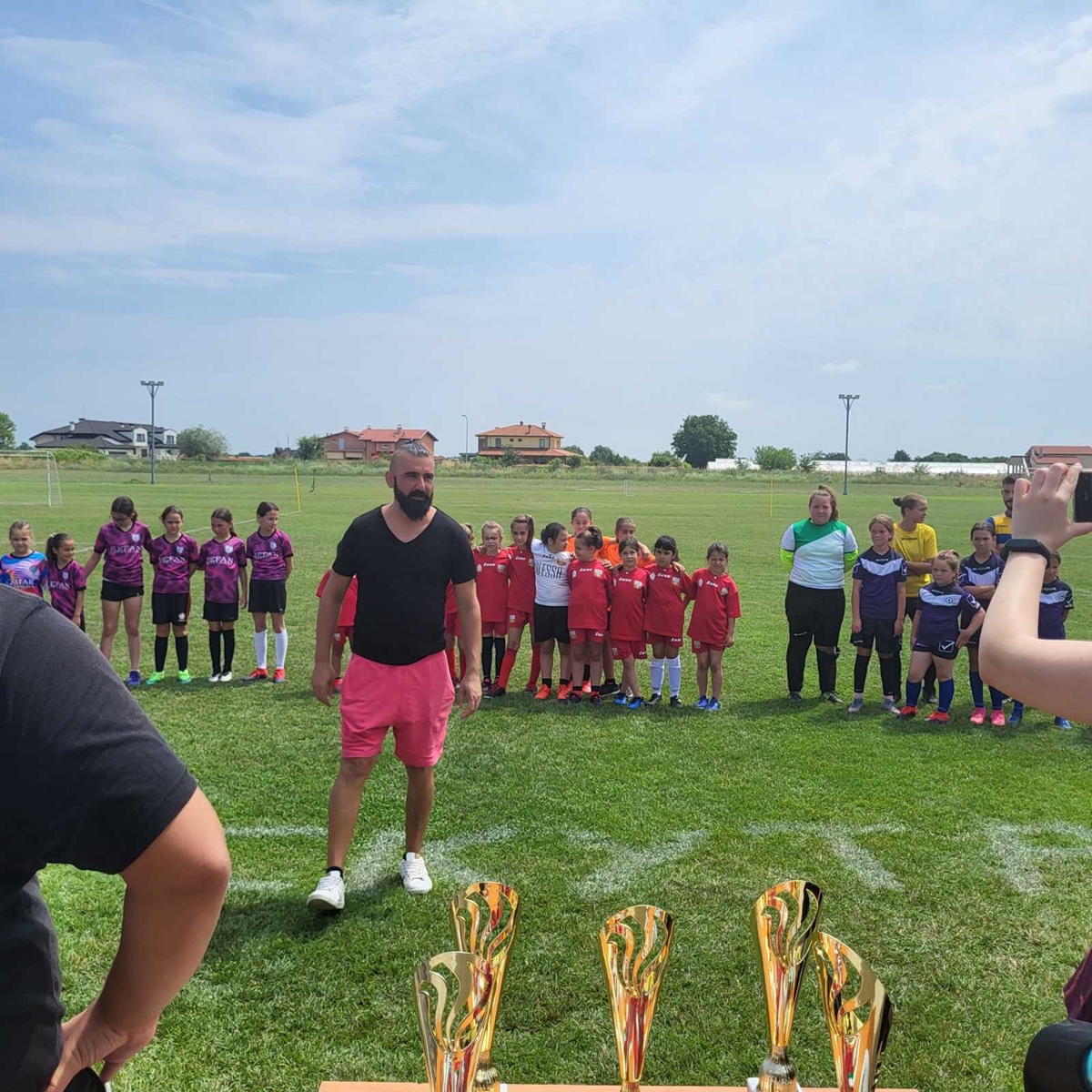 Община "Марица" организира турнир по футбол за момичета в Скутаре (Снимки)