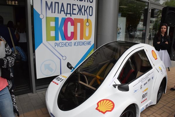 Студентската разработка на автомобил, задвижван с водород, дебютира на Иновативното ЕКСПО в Русе