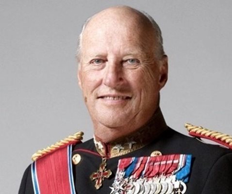 Поставят постоянен пейсмейкър на крал на Норвегия Харалд Пети