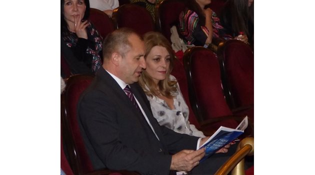 Президентът Румен Радев и съпругата му отидоха на балетна премиера (Снимки)