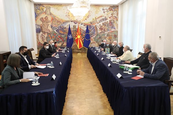 Българските членове на смесената комисия представиха договореностите с РС Македония за образованието