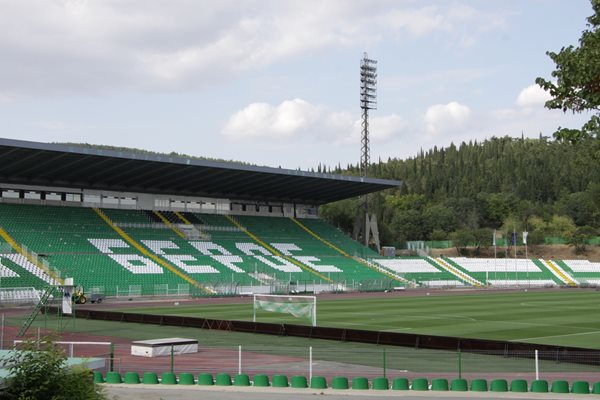  В Стара Загора се надяват скоро феновете пак да напълнят стадиона под Аязмото, на който играе мачовете си "Берое" СНИМКА: Ваньо Стоилов