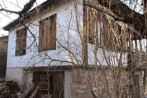 Къщата в Бистрица, в която е държан Ангел Бончев.
СНИМКИ: АНДРЕЙ МИХАЙЛОВ И "24 ЧАСА"
