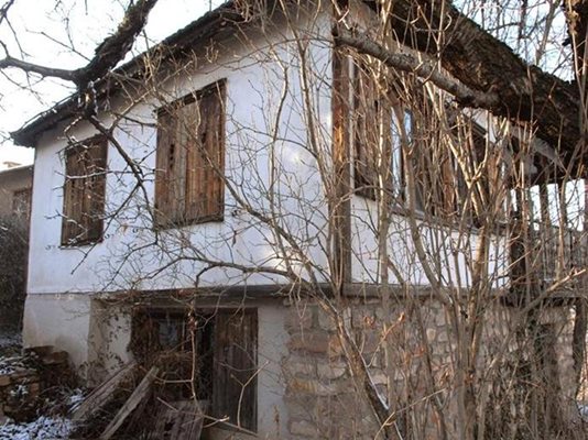 Къщата в Бистрица, в която е държан Ангел Бончев.
СНИМКИ: АНДРЕЙ МИХАЙЛОВ И "24 ЧАСА"
