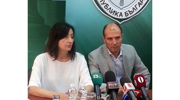 Зам. апелативният прокурор на Бургас Йовита Григорова и шефът на полицията старши комисар Калоян Калоянов