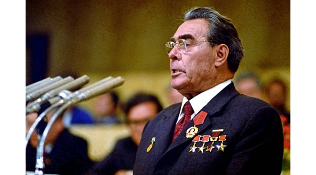 Обкръжението на съветския лидер Леонид Брежнев опитва да саботира опитите за тайни преговори между двете суперсили.