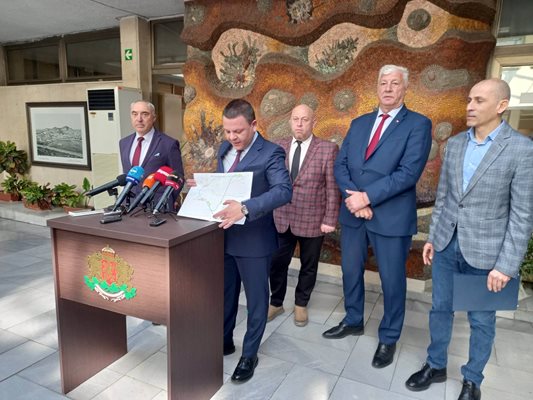 Министърът на транспорта Христо Алексиев се срещна с кмета на Пловдив Здравко Димитров и областния управител Ангел Стоев, за да обсъдят големите проекти.