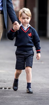Миналата седмица принц Джордж тръгна на училище. СНИМКА: Ройтерс