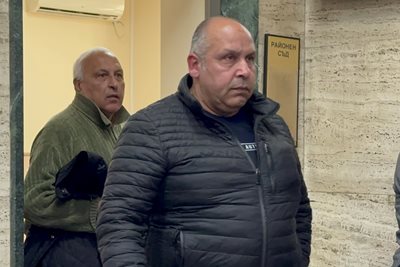 49-годишният шофьор Бисер Асенов на излизане от съдебната зала.
