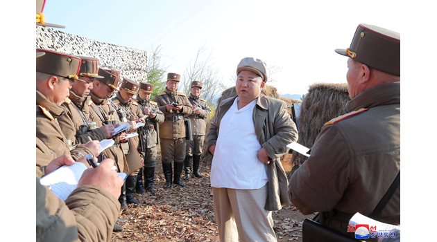 Последното появяване на Ким Чен Ун е от 11 април, когато ръководи военно учение.