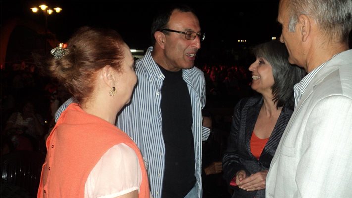 Две президентски семейства се засякоха в Банско на джаз фестивала. Петър Стоянов и Антонина Стоянова се видяха с вицепрезидентката Маргарита Попова и съпруга й Йордан.