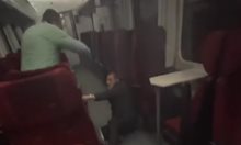 Пътник нападна кондуктор в бързия влак от Видин до Курило, заплашва, че ще го потроши (Видео)