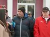 Хората от Стрелча ще продължат своя протест срещу кмета-насилник Иван Евстатиев и са убедени,че експертизата, която го изкара сериозно болен, е изфабрикувана. 