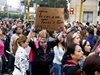 Около 50 хил. души протестираха в Перу срещу насилието на жени