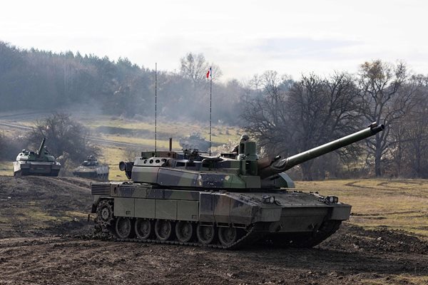 Тестват първия турски танк „Алтай“ от 23 април