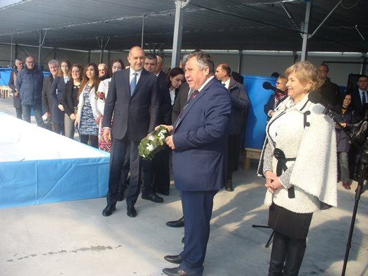 Президентът Румен Радев определи Центъра за аквапоника, който бе открит днес в Тракийския университет на Стара Загора, като завод на бъдещето.