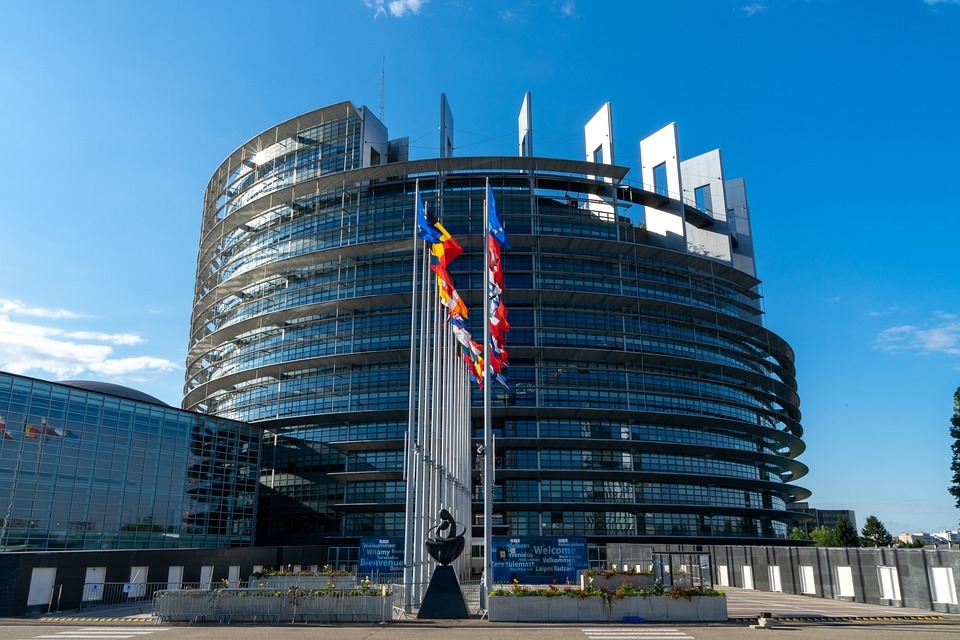 ЕС прие правила за незабавните картови плащания в евро