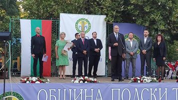 Радев: Полски Тръмбеш е дал не само Веселин Маринов, а и първата жена военен летец