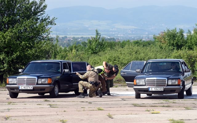 Командосите от НСО по време на учение

СНИМКА: Архив на “24 ЧАСА”