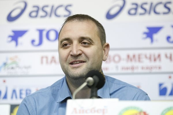 Иван Петков върши много добра работа в пловдивския "Марица", сега получава шанс да води и женския национален тим.