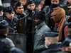 Най-малко 20 са ранени при сблъсък между мигранти в Париж

