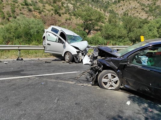 Оново има загинали в катастрофи по пътищата. 