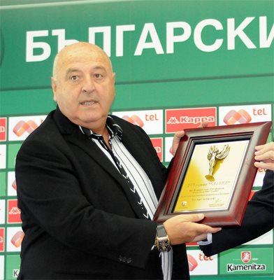 Венци Стефанов иска трофей за 100-годишнината на "Славия"