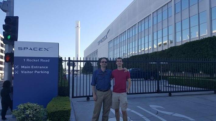 Бащата на Орлин от екипа на SpaceX пред "24 часа": Мъск събра най-ентусиазираните млади инженери