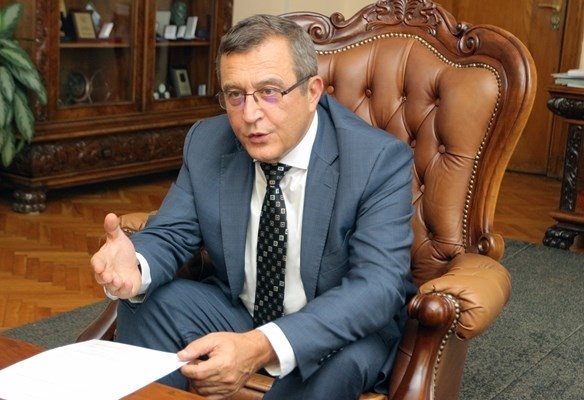 Проф. Сашо Пенов, служебен министър на образованието и науката