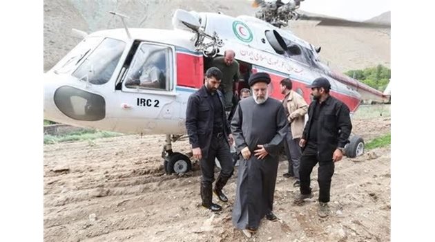 Спасители в Иран се опитват да достигнат до хеликоптер, участвал в „инцидент" с президента Ебрахим Раиси на борда СНИМКА: Екс/tansimnewsagency